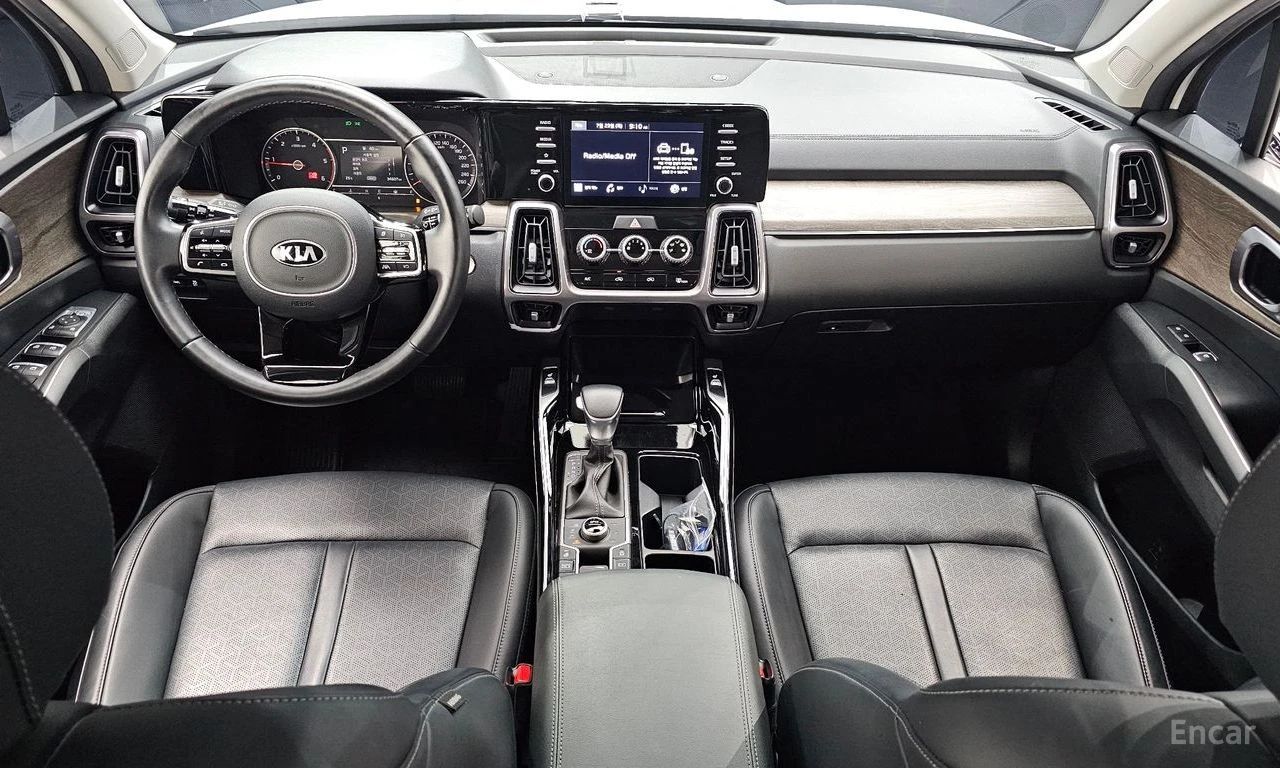 Kia Sorento 2.2D Trendy 4x4* ПОДГРЕВ* КАМЕРА* КРАЙНА ЦЕНА* , снимка 8 - Автомобили и джипове - 55485171