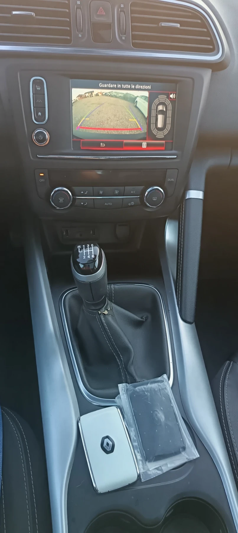 Renault Kadjar Панорама * Keyless *  , снимка 12 - Автомобили и джипове - 56442715