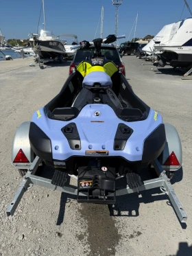 Джет Bombardier Sea Doo Spark Trixx 1Up с колесар и гаранция, снимка 3