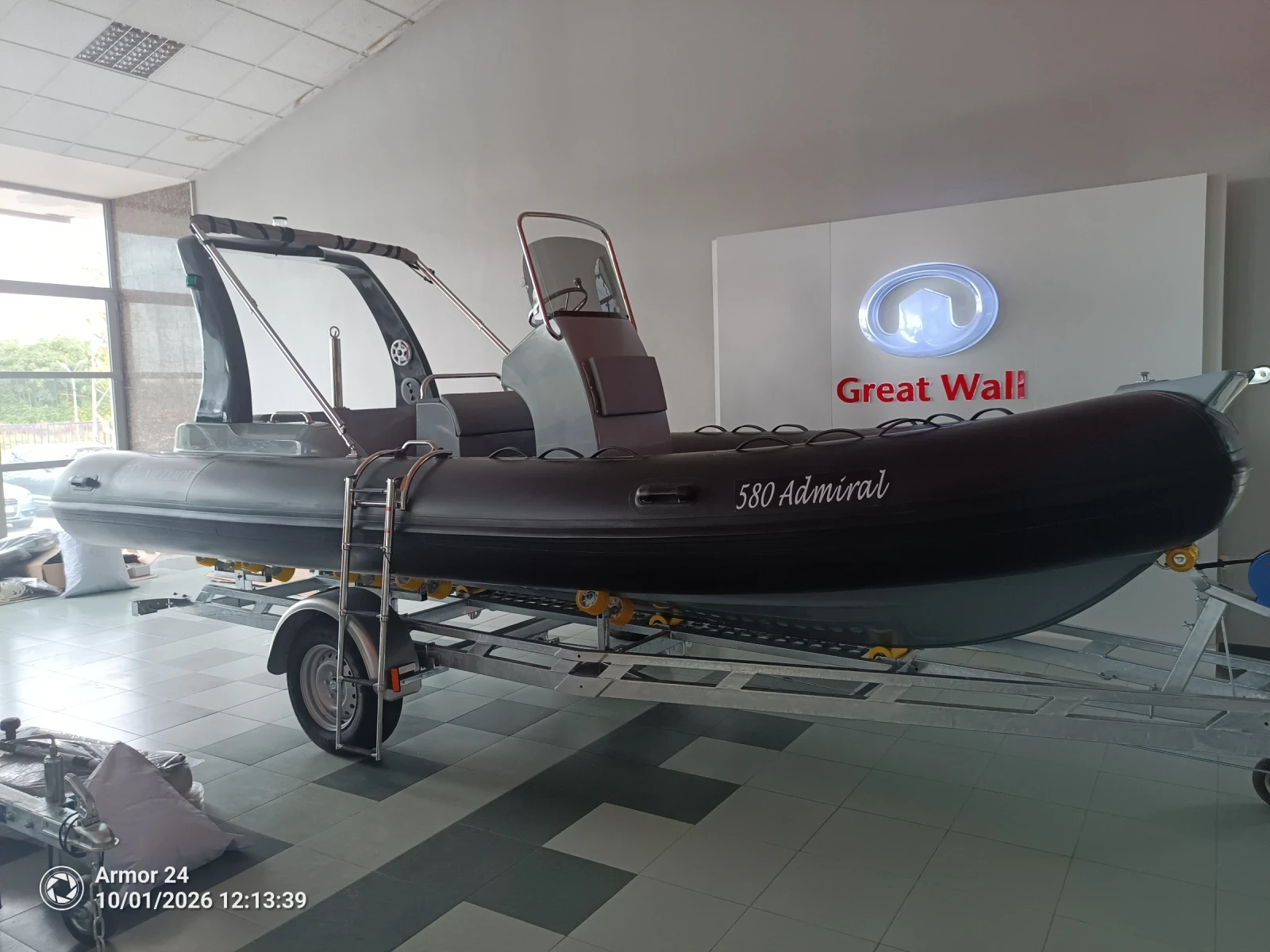 Надуваема лодка Собствено производство Admiral 580