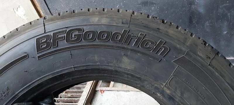 Гуми Летни 215/75R17.5, снимка 4 - Гуми и джанти - 41999520