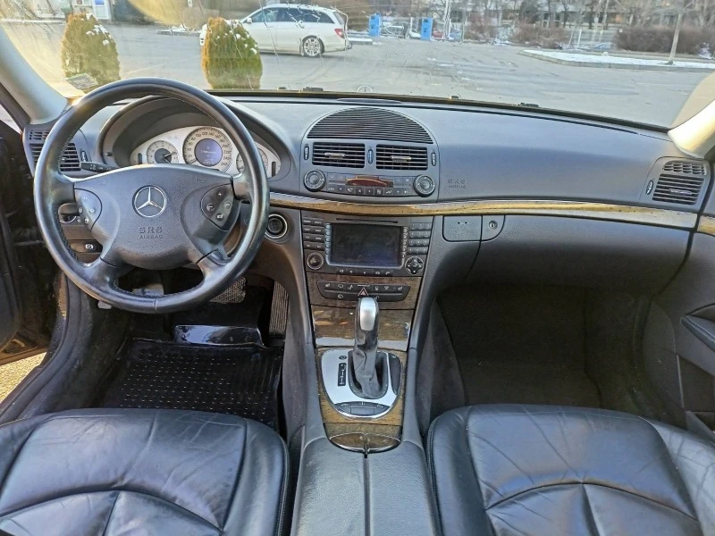 Mercedes-Benz E 320 4-Matic GAS, снимка 4 - Автомобили и джипове - 44958054