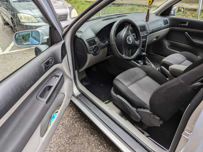 VW Golf 1.9 tdi, снимка 11 - Автомобили и джипове - 47400450