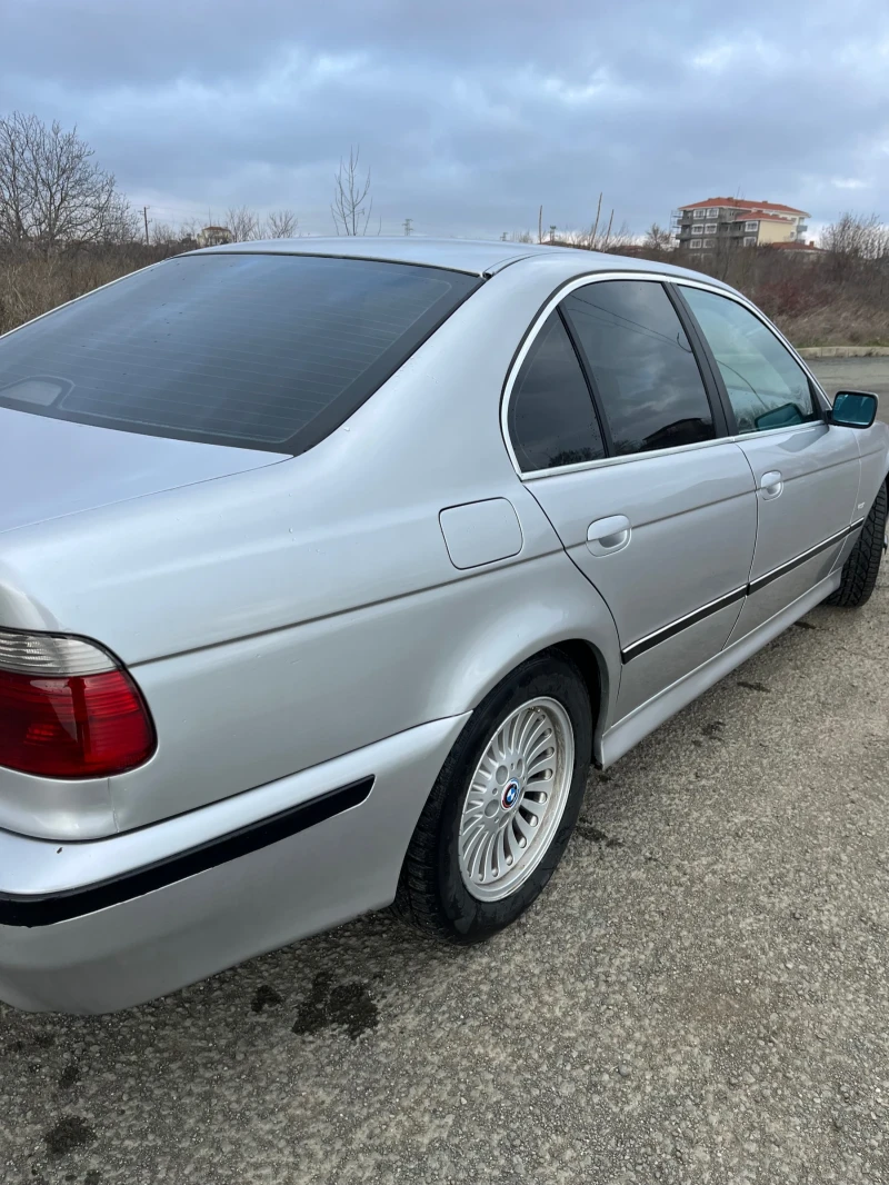 BMW 520, снимка 5 - Автомобили и джипове - 48551627