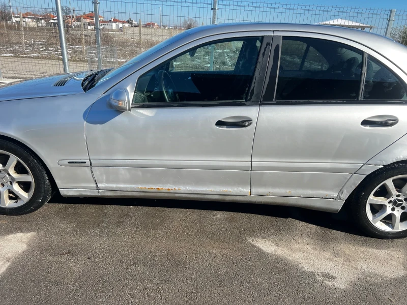 Mercedes-Benz C 180, снимка 2 - Автомобили и джипове - 48746413