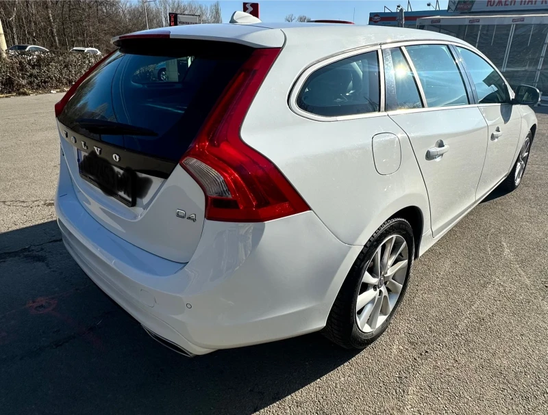 Volvo V60 D4, НЕ Е ВНОС, снимка 3 - Автомобили и джипове - 49091762