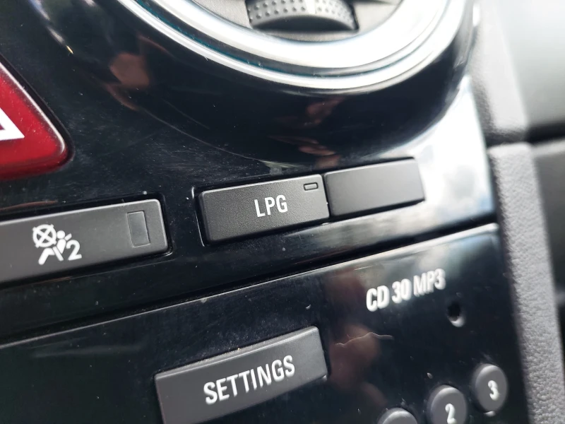 Opel Corsa ГАЗ- БЕНЗИН, снимка 9 - Автомобили и джипове - 51905442