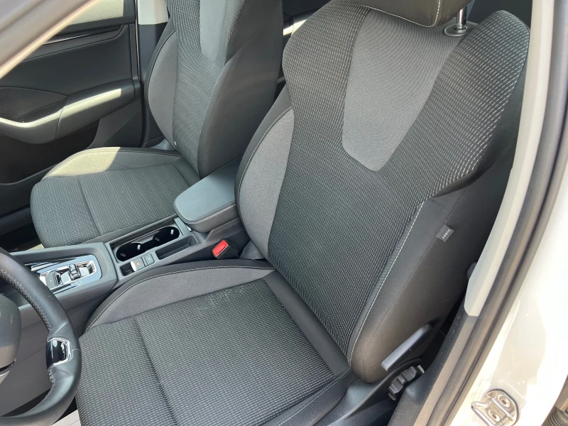 Skoda Octavia 2.0TDi, 4x4, снимка 12 - Автомобили и джипове - 50728256