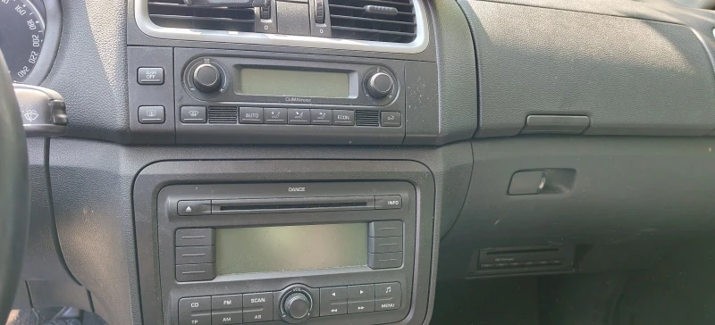 Skoda Roomster 1.9TDI BSL 105кс, снимка 8 - Автомобили и джипове - 51184397