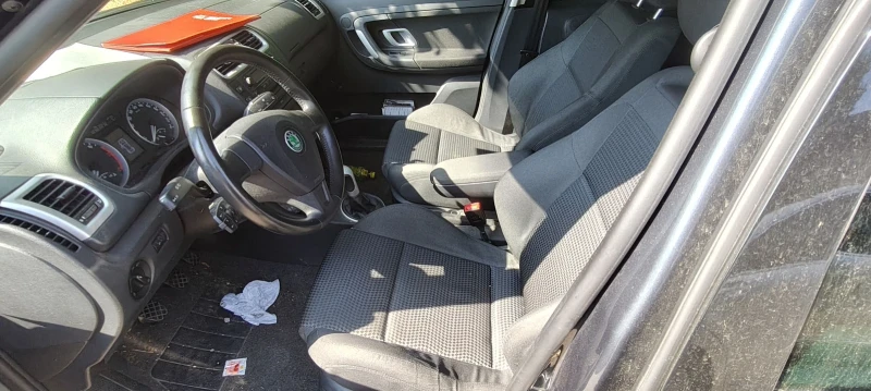 Skoda Roomster 1.9TDI BSL 105кс, снимка 6 - Автомобили и джипове - 51184397