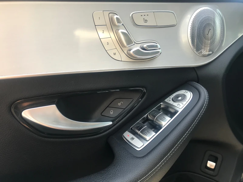 Mercedes-Benz C 300 4matik/AUTO/LED/NAVI/360 /TV/Excellent!, снимка 12 - Автомобили и джипове - 51648441
