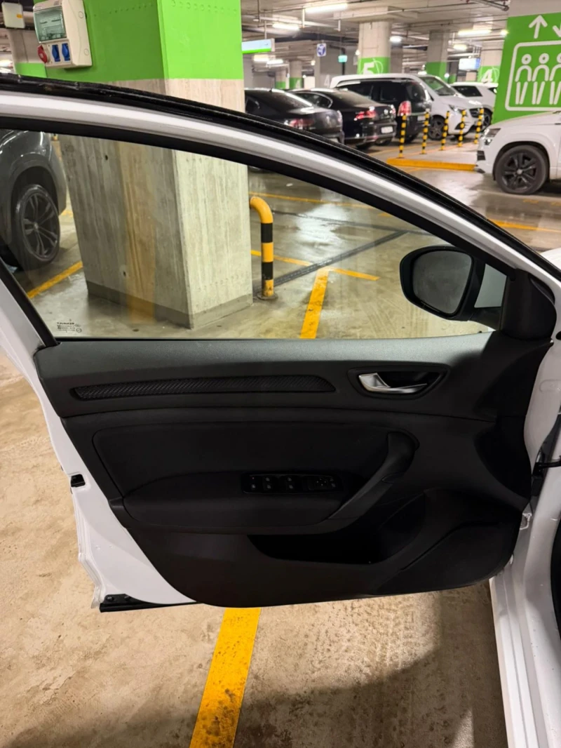 Renault Megane IV 1.6 Sce - Газов инжекцион Landi Renzo, снимка 6 - Автомобили и джипове - 53038322