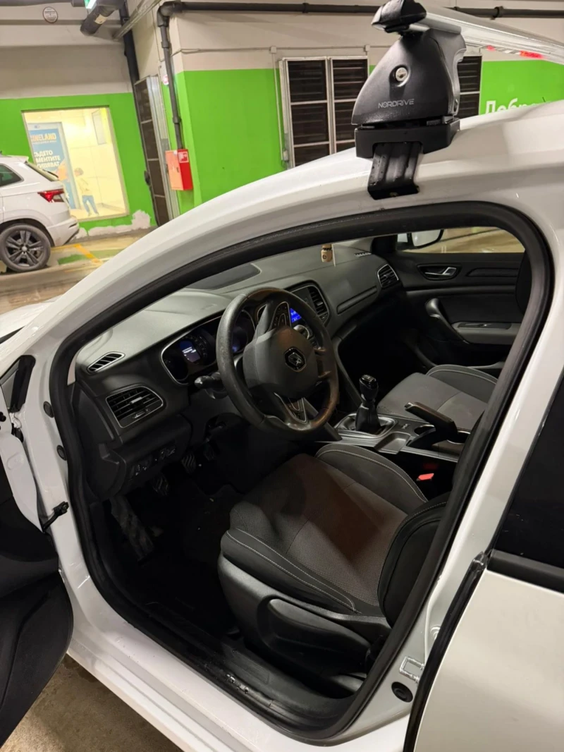 Renault Megane IV 1.6 Sce - Газов инжекцион Landi Renzo, снимка 11 - Автомобили и джипове - 53038322