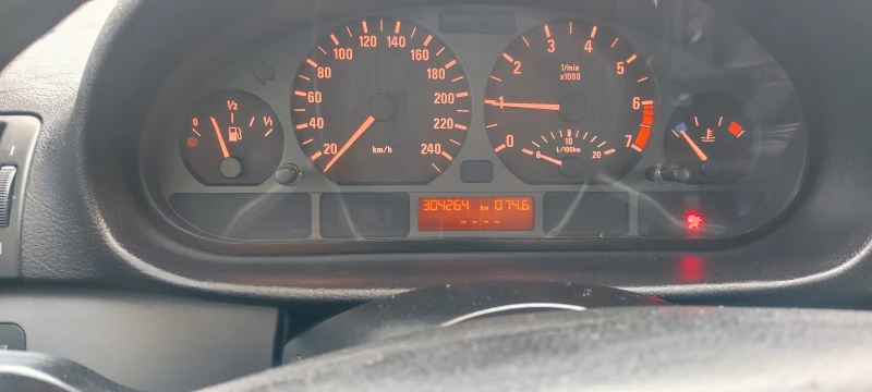 BMW 318, снимка 5 - Автомобили и джипове - 52802176