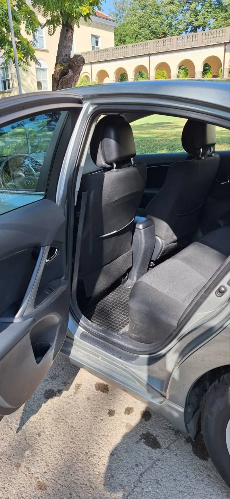 Toyota Avensis Хечбек , снимка 9 - Автомобили и джипове - 53142581