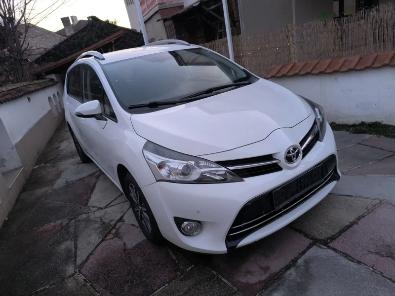 Toyota Verso 1.8 бензин , снимка 3 - Автомобили и джипове - 53585677
