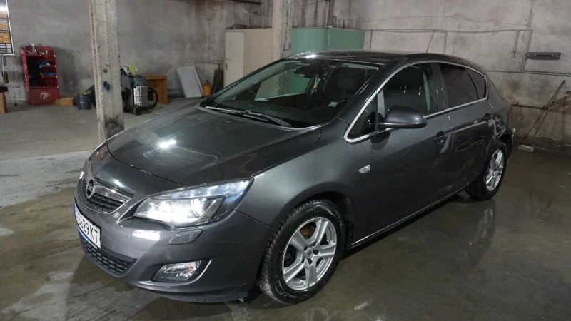 Opel Astra 1.7 CDTI, снимка 5 - Автомобили и джипове - 49422971