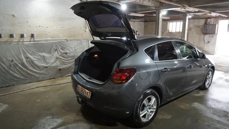 Opel Astra 1.7 CDTI, снимка 6 - Автомобили и джипове - 49422971