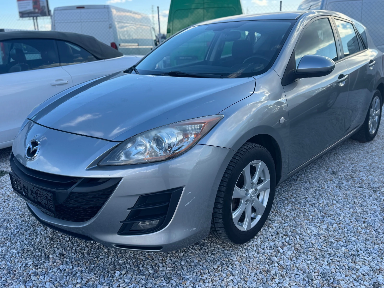 Mazda 3 1.6 140000 km., снимка 1