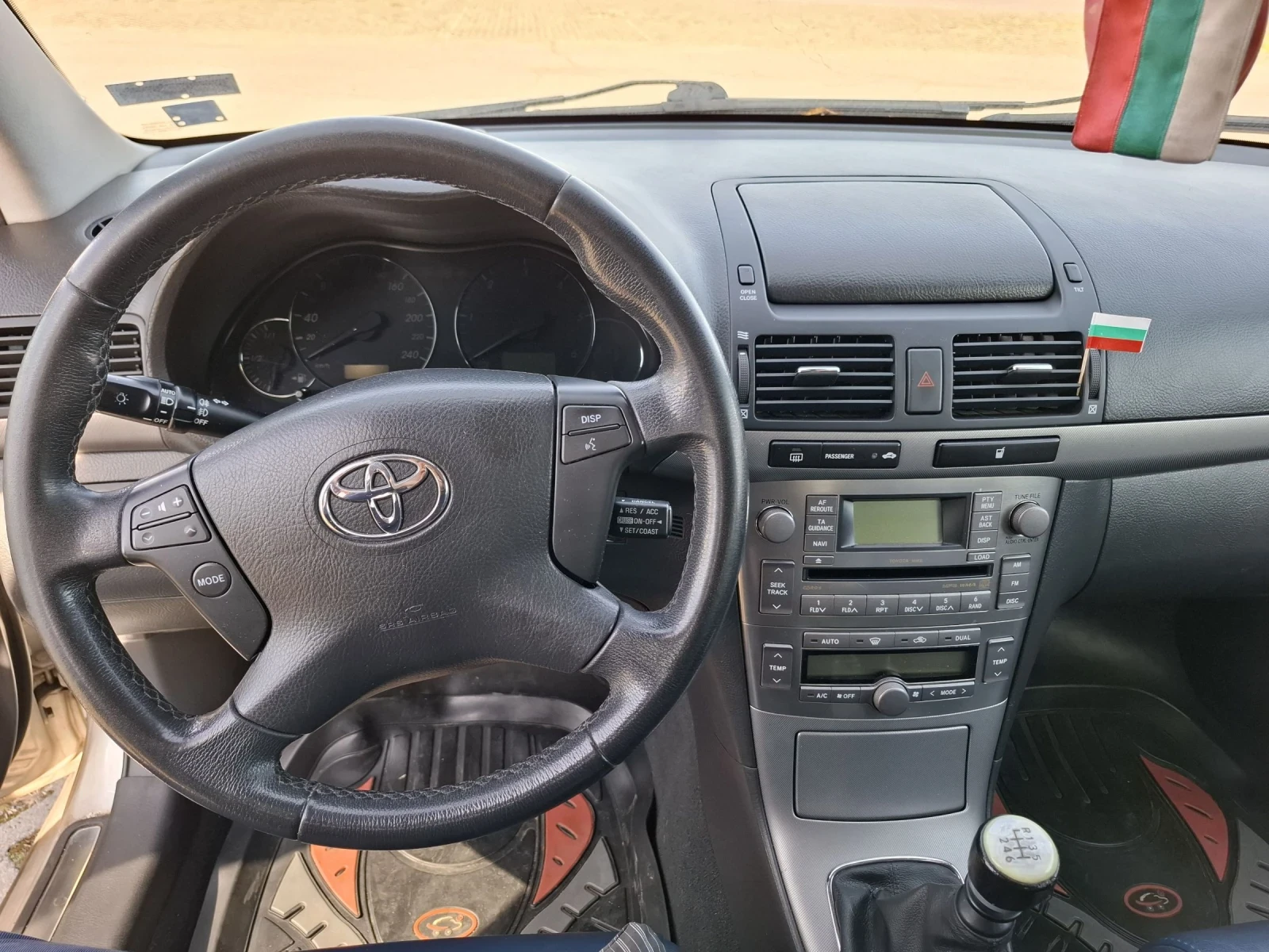 Toyota Avensis 2.2 D4D 6 скорости - изображение 10