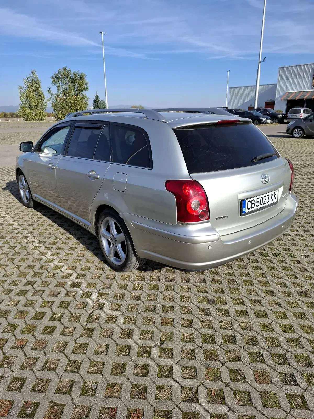 Toyota Avensis 2.2 D4D 6 скорости - изображение 5