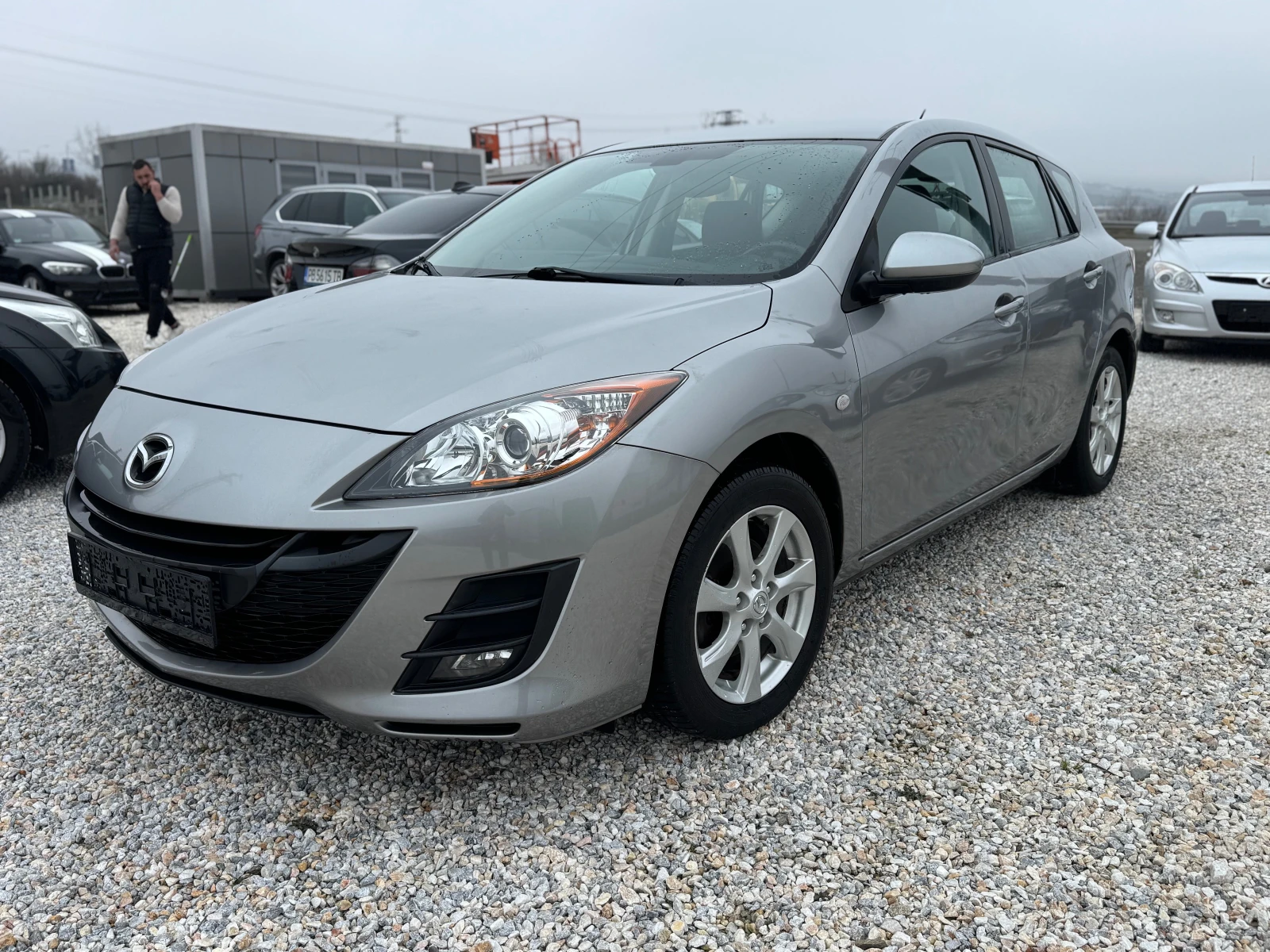 Mazda 3 1.6 140000 km.