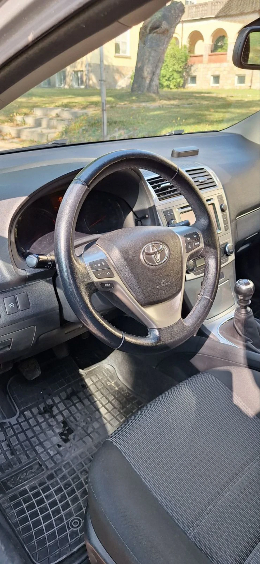Toyota Avensis ������  | Mobile.bg � ����������� 11