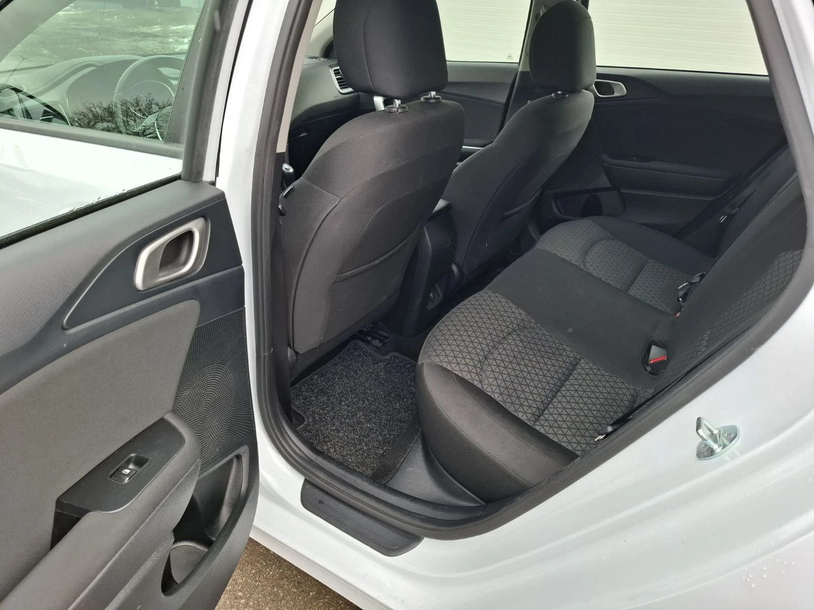 Kia Ceed 1.6 crdi MHEV - изображение 7