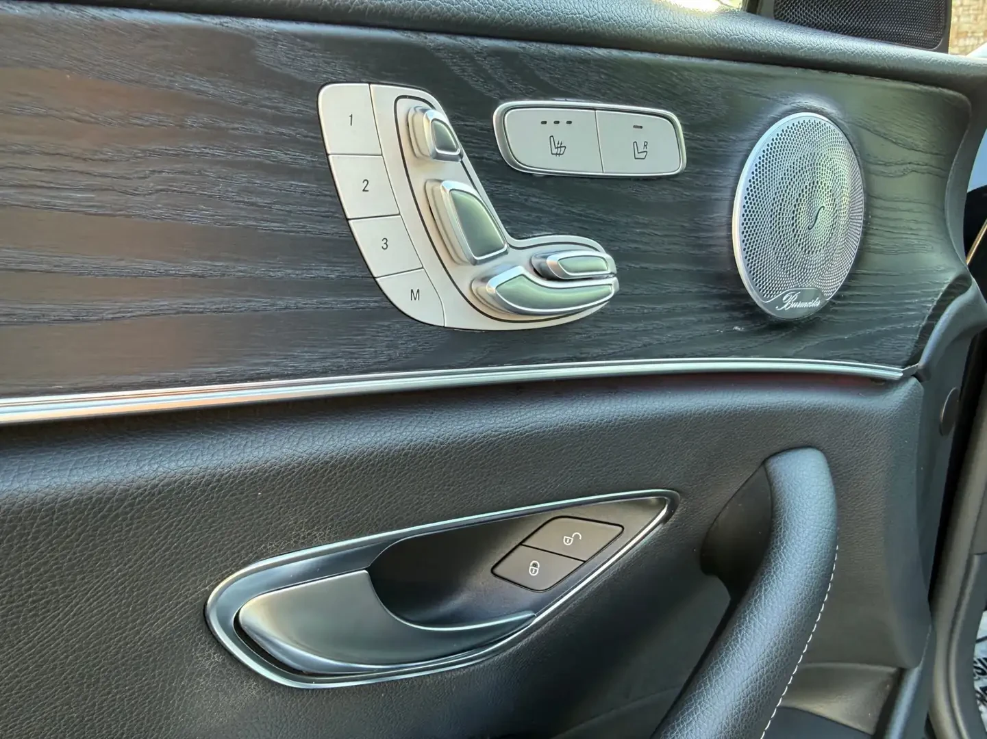 Mercedes-Benz E 350 AMG* BURMESTER* 4MATIC* 360* FACE, снимка 10 - Автомобили и джипове - 54412878