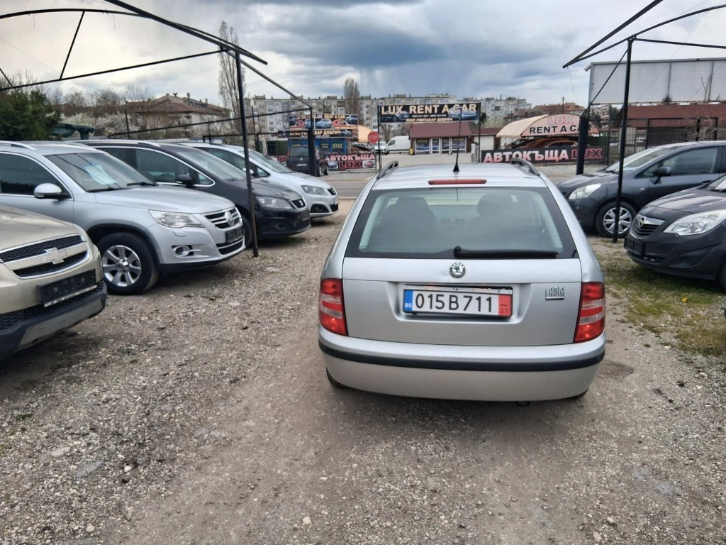 Skoda Fabia, снимка 5 - Автомобили и джипове - 54464246