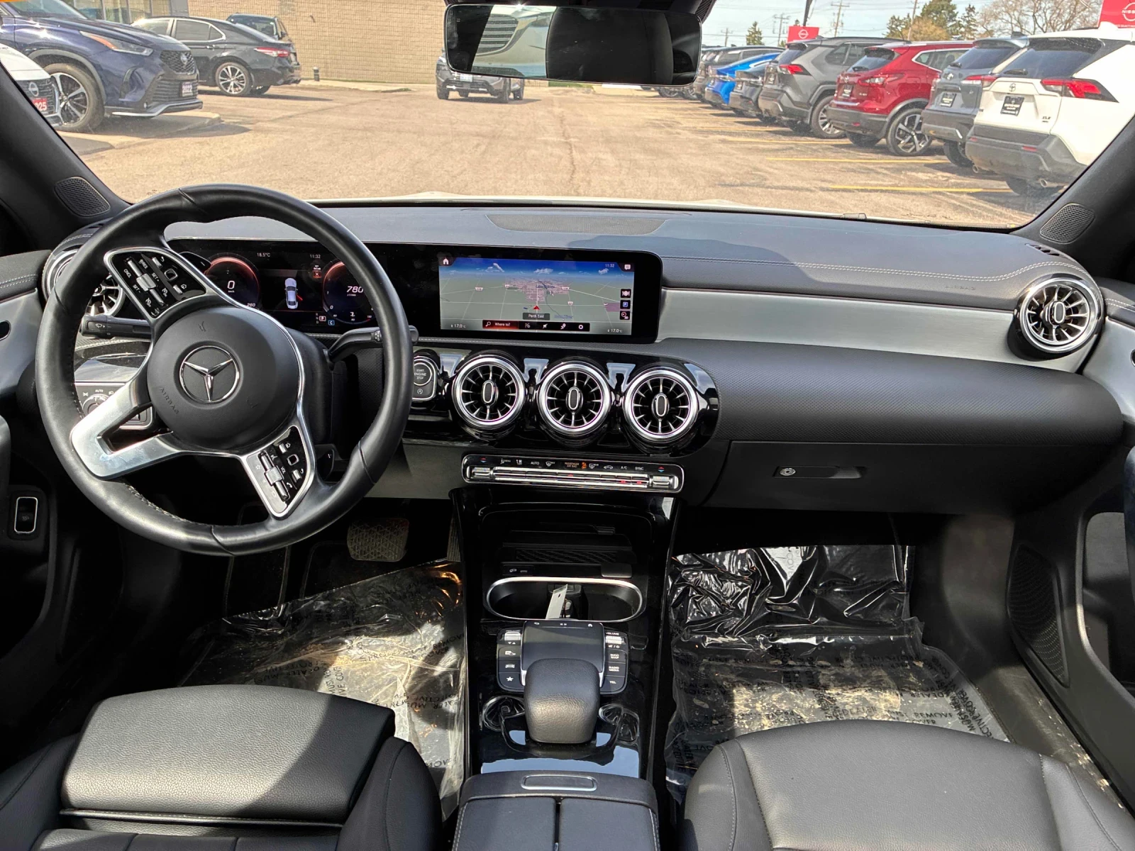 Mercedes-Benz CLA 250 ПАНОРАМА * ПОДГРЕВ * АВТОКРЕДИТ * CARFAX, снимка 7 - Автомобили и джипове - 54646781