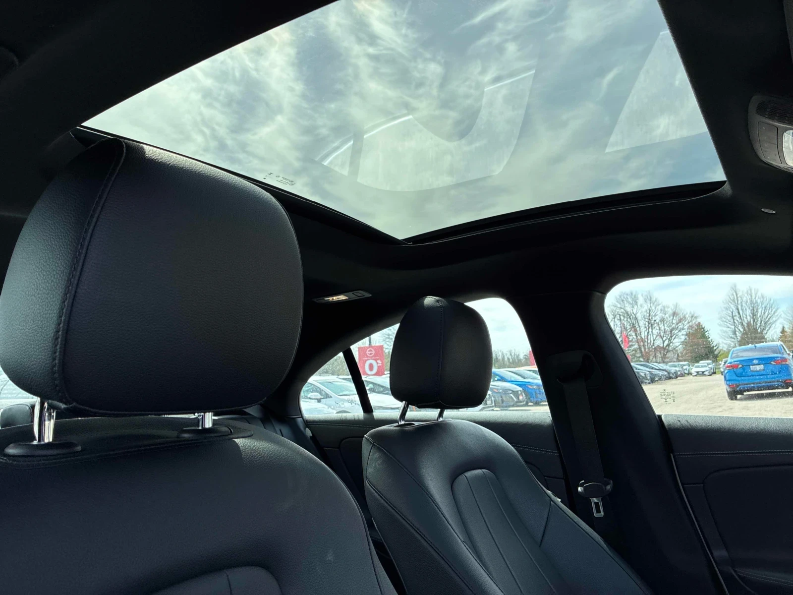 Mercedes-Benz CLA 250 ПАНОРАМА * ПОДГРЕВ * АВТОКРЕДИТ * CARFAX, снимка 13 - Автомобили и джипове - 54646781