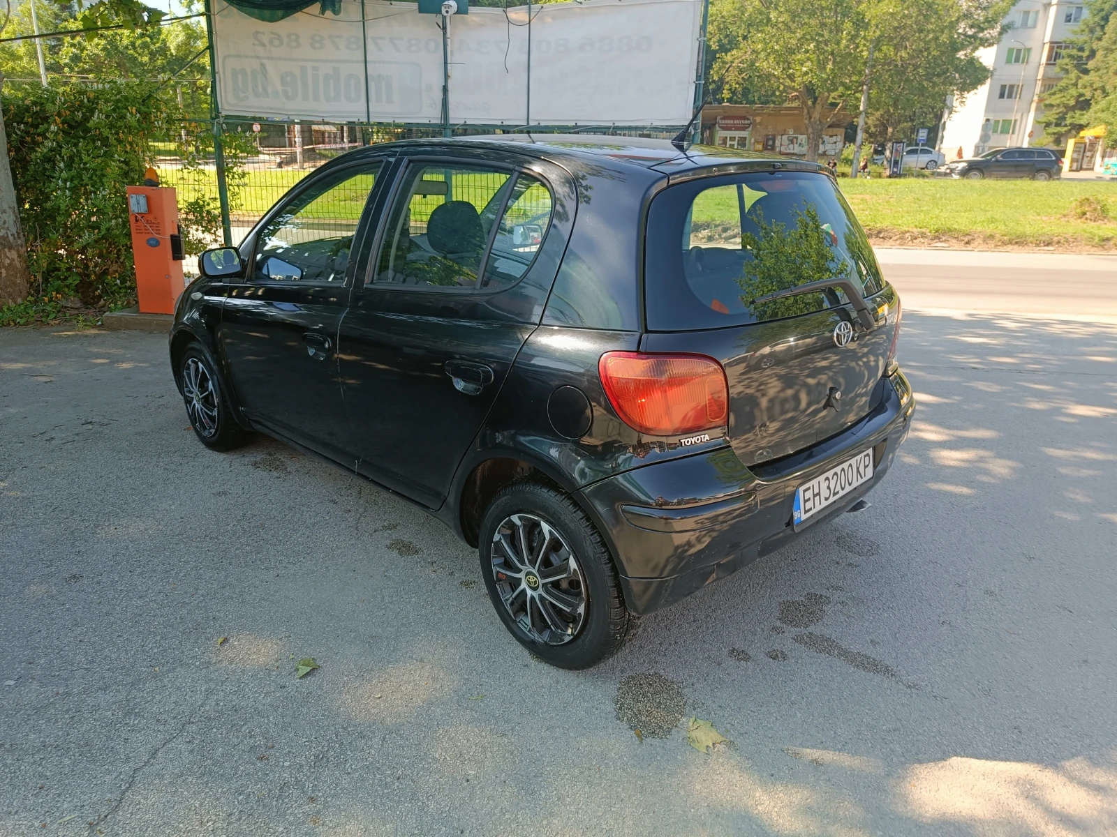 Toyota Yaris 1.4 bartrer 64kc., снимка 7 - Автомобили и джипове - 54689153