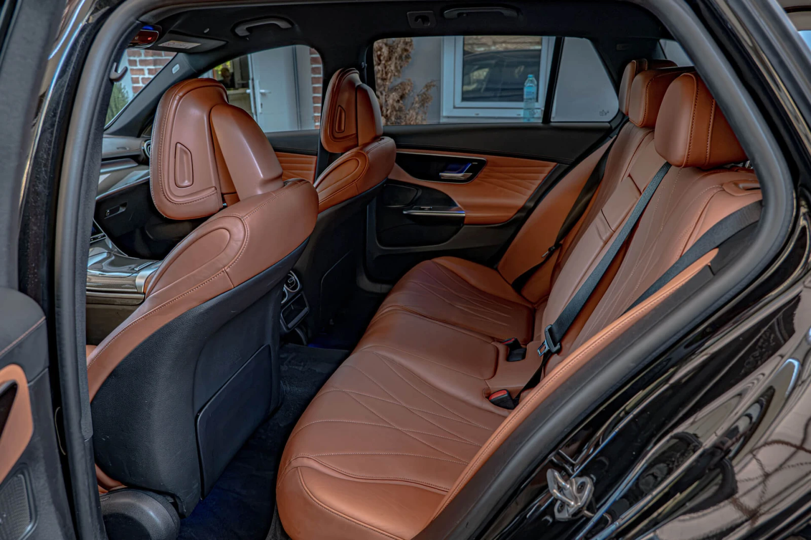 Mercedes-Benz C 220 AMG Line/Exclusive/4Matic/MBUX/Ambient/Подгрев/Кар, снимка 8 - Автомобили и джипове - 55383427