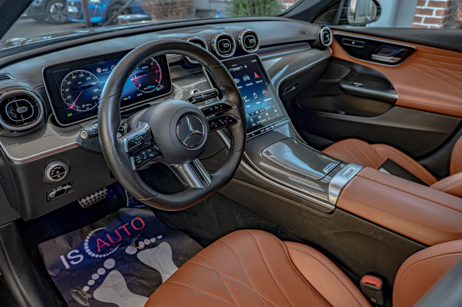 Mercedes-Benz C 220 AMG Line/Exclusive/4Matic/MBUX/Ambient/Подгрев/Кар, снимка 7 - Автомобили и джипове - 55383427