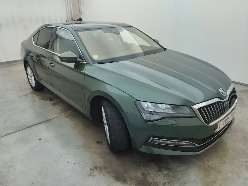 Skoda Superb 2.0 CRTDI Style Auto / Панорама / 150 к.с