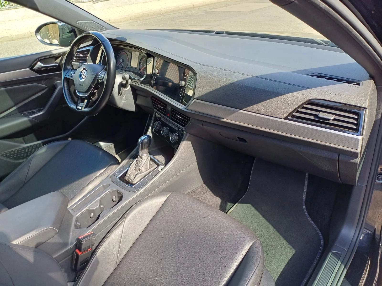 VW Jetta 1.4 TSI R- line , снимка 13 - Автомобили и джипове - 56194176