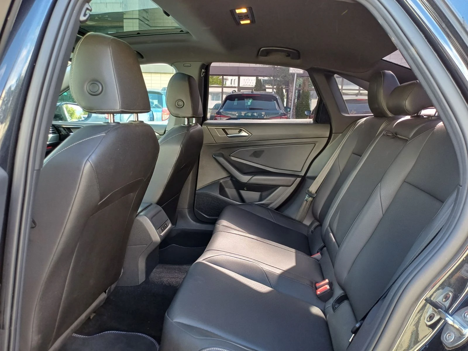 VW Jetta 1.4 TSI R- line , снимка 15 - Автомобили и джипове - 56194176