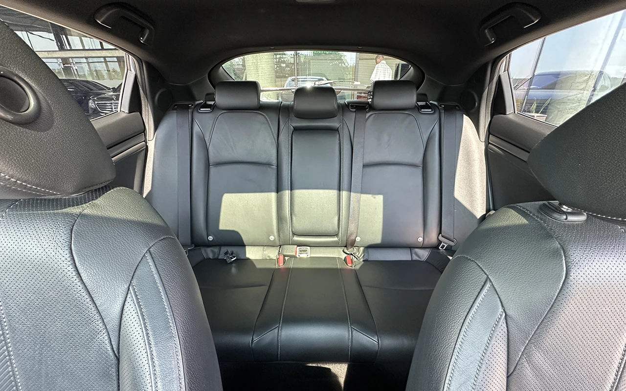 Honda Civic 1.5 i-VTEC CVT 5dr, снимка 8 - Автомобили и джипове - 56369070