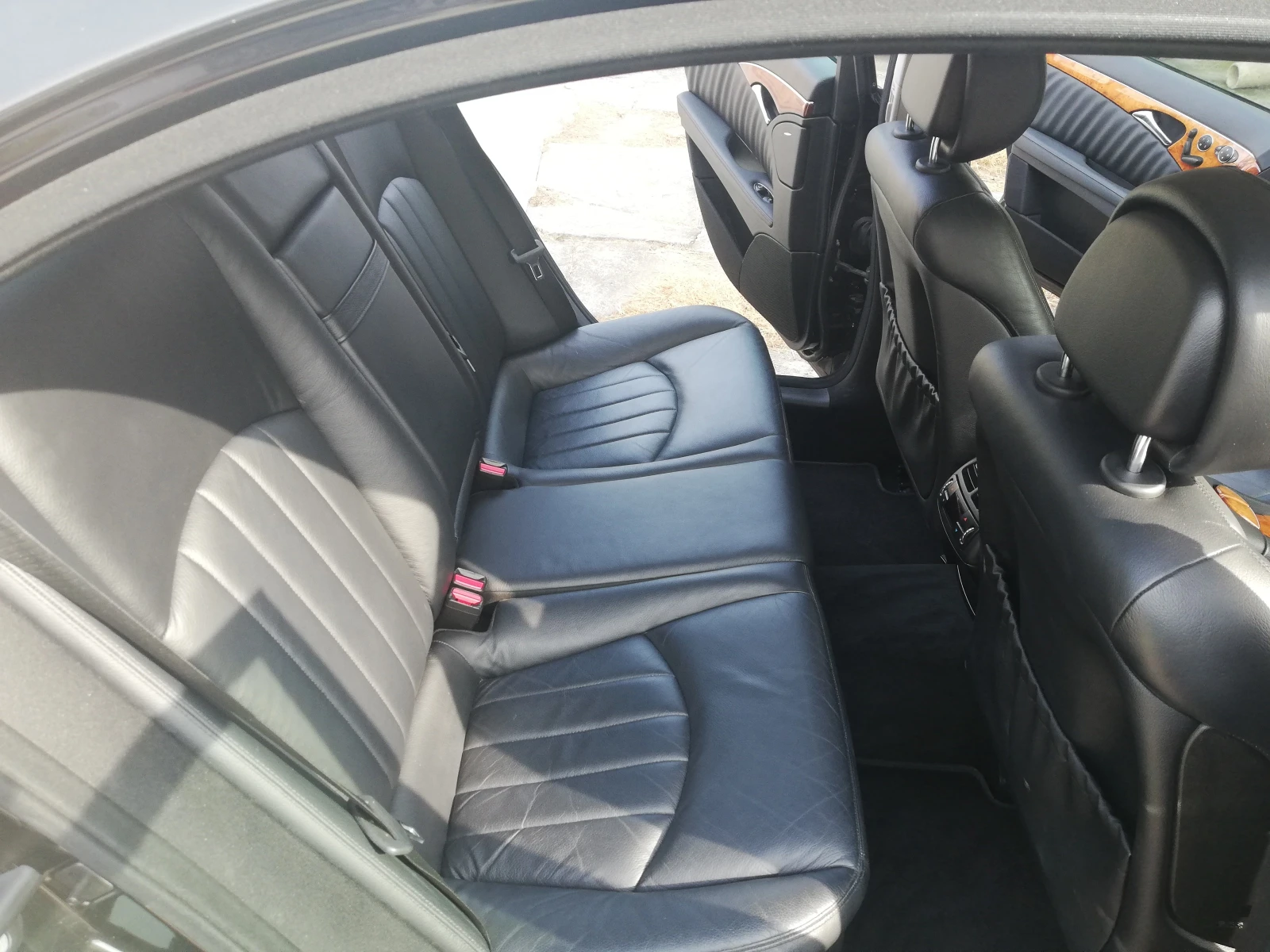 Mercedes-Benz E 280 4Matic, снимка 8 - Автомобили и джипове - 56543443