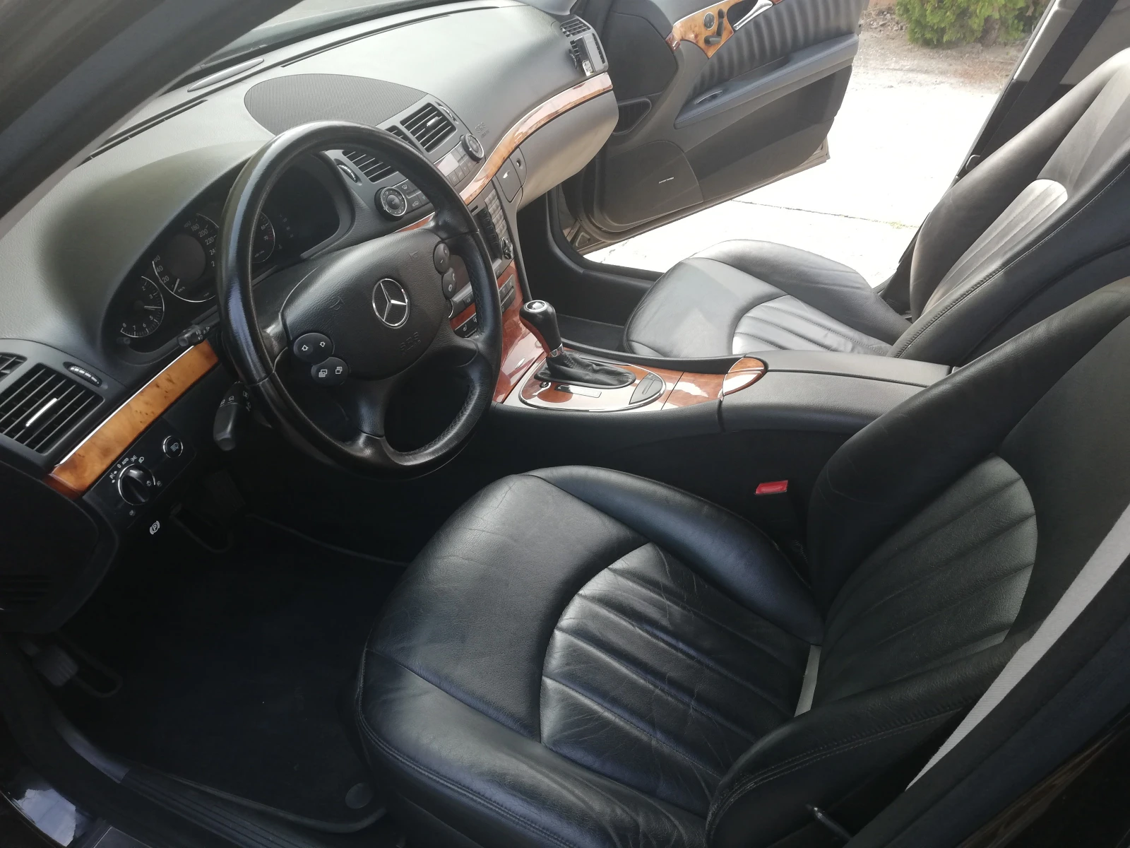 Mercedes-Benz E 280 4Matic, снимка 6 - Автомобили и джипове - 56543443