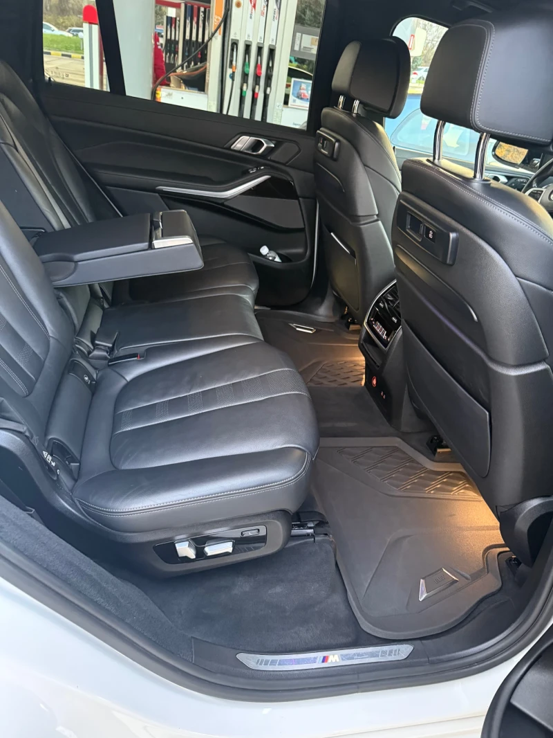 BMW X7 M50i, снимка 16 - Автомобили и джипове - 52388008