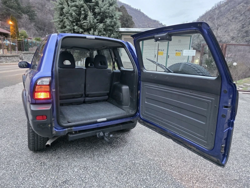 Toyota Rav4 2.0i 129кс 4х4 * Климатик* , снимка 8 - Автомобили и джипове - 53065328