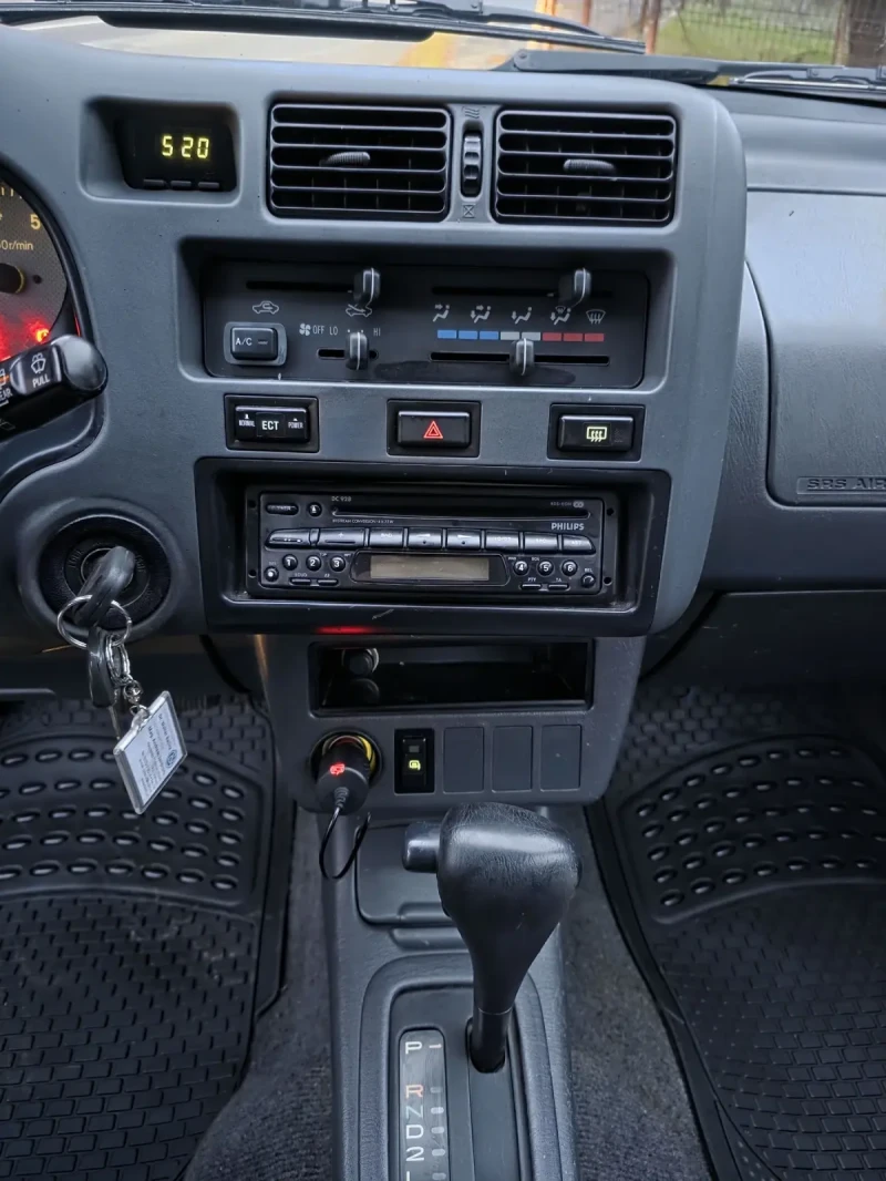 Toyota Rav4 2.0i 129кс 4х4 * Климатик* , снимка 14 - Автомобили и джипове - 53065328