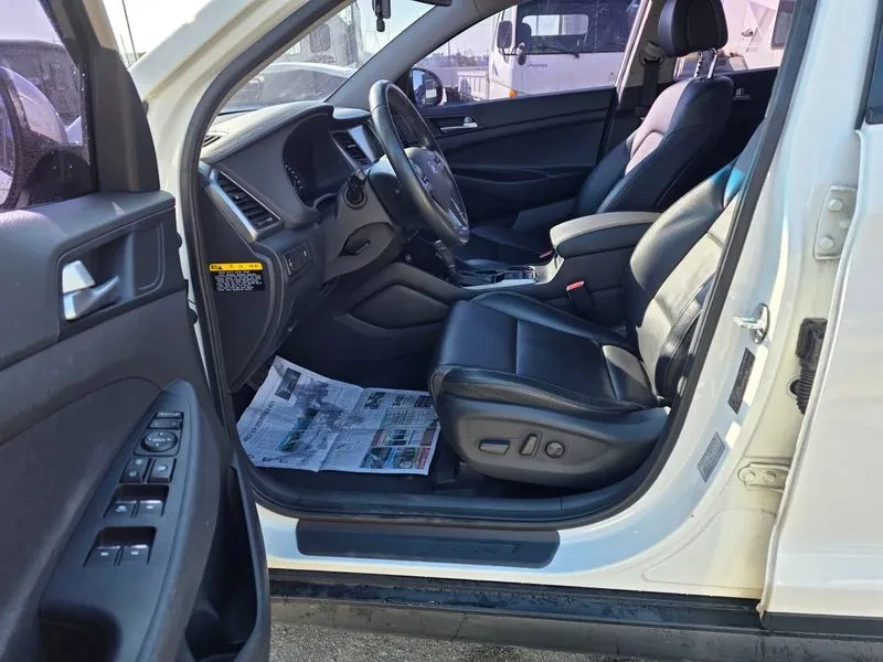 Hyundai Tucson Diesel 2.0 4Wd Premium, снимка 7 - Автомобили и джипове - 53364697