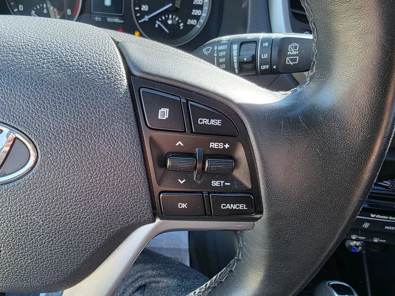 Hyundai Tucson Diesel 2.0 4Wd Premium, снимка 13 - Автомобили и джипове - 53364697