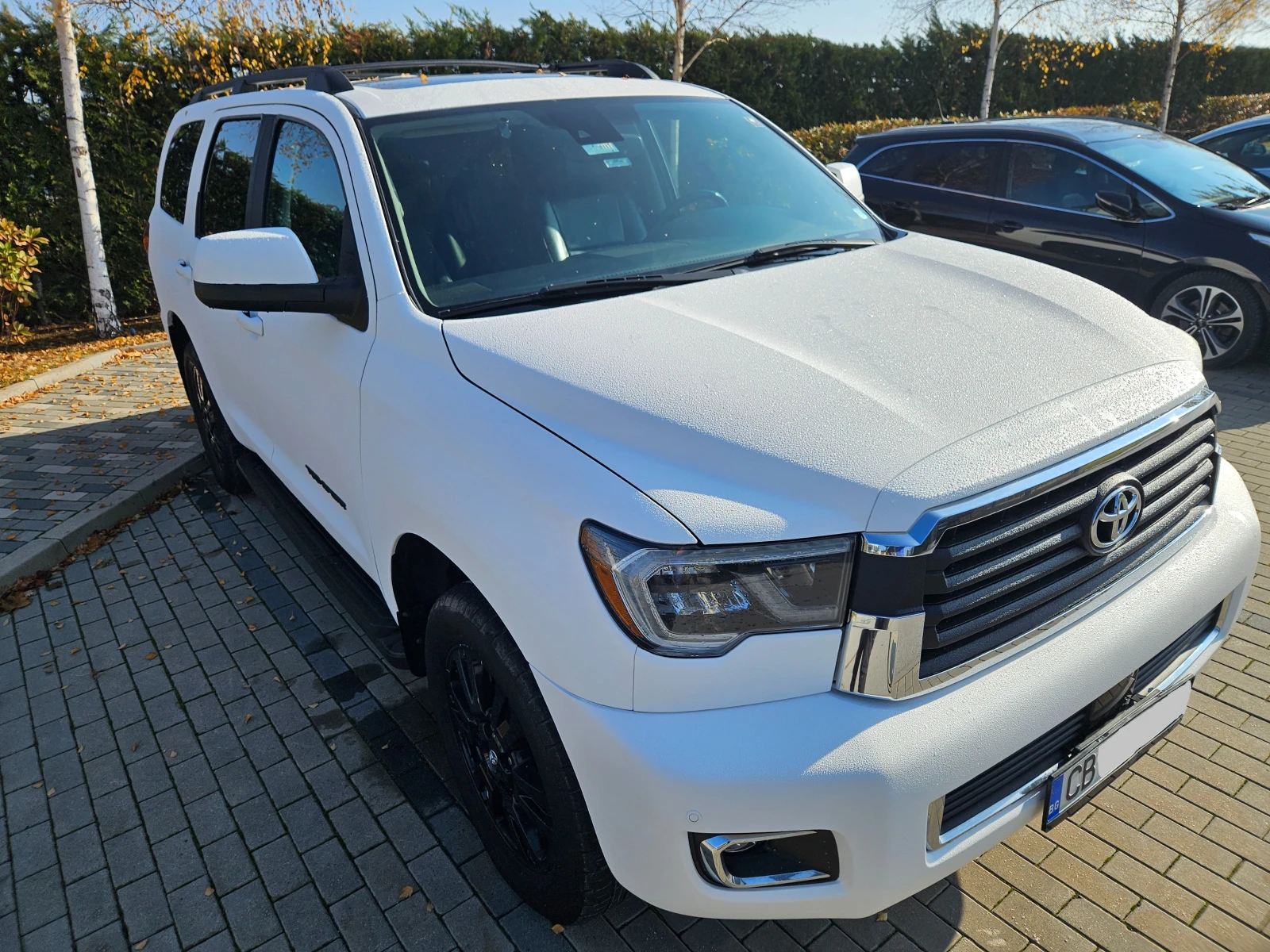 Toyota Sequoia 6+ 1  5.7 V8 4WD TRD SPORT - изображение 2