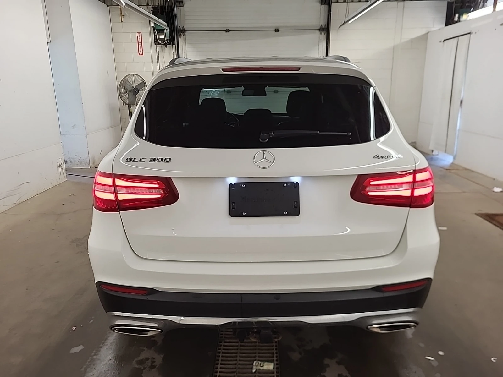 Mercedes-Benz GLC 300 * АВТОКРЕДИТ* * ЦЕНА ДО БЪЛГАРИЯ*  - изображение 6
