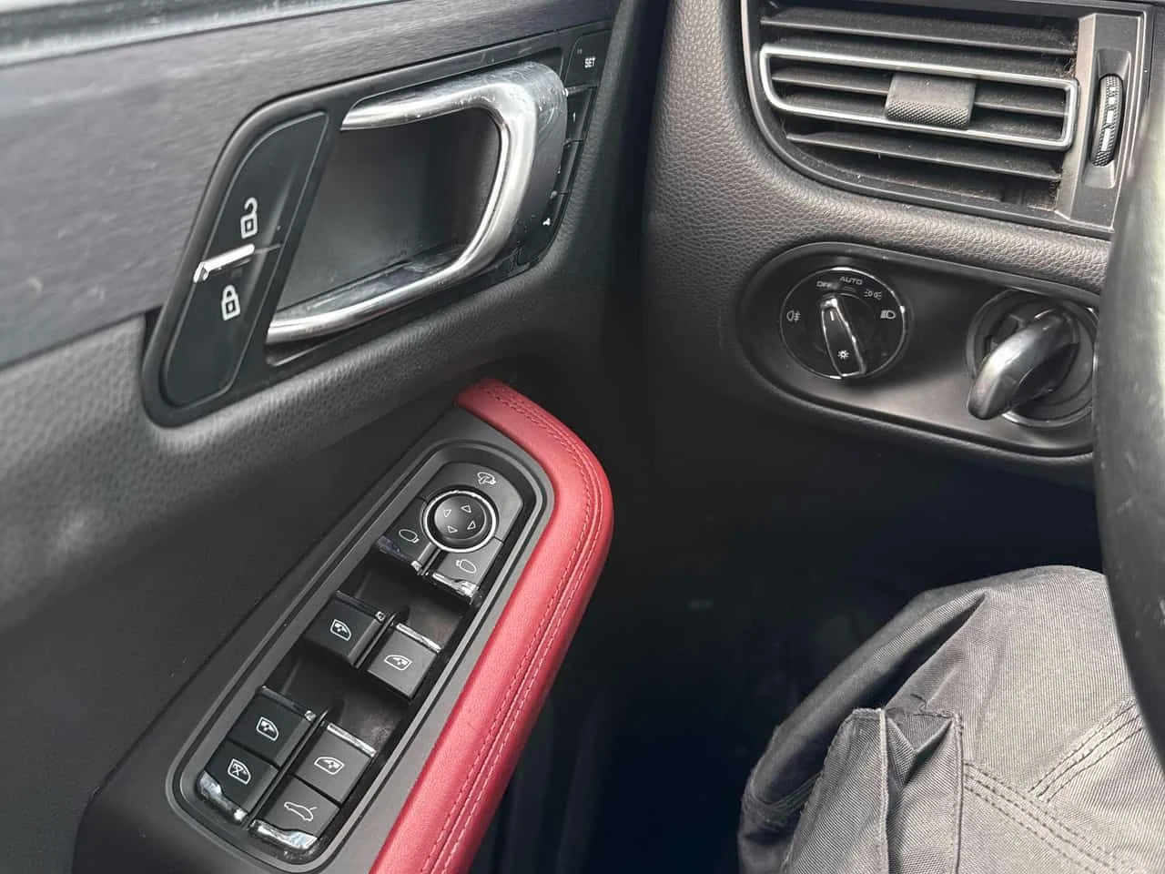 Porsche Macan * GTS AWD * CARFAX * ПАНОРАМА * KEYLESS * 2 КЛЮЧА, снимка 13 - Автомобили и джипове - 53755464