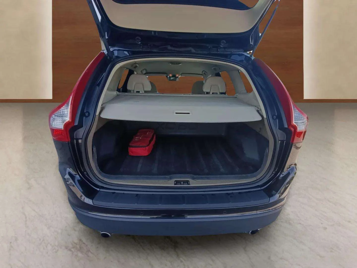 Volvo XC60 2.4, снимка 12 - Автомобили и джипове - 54770086